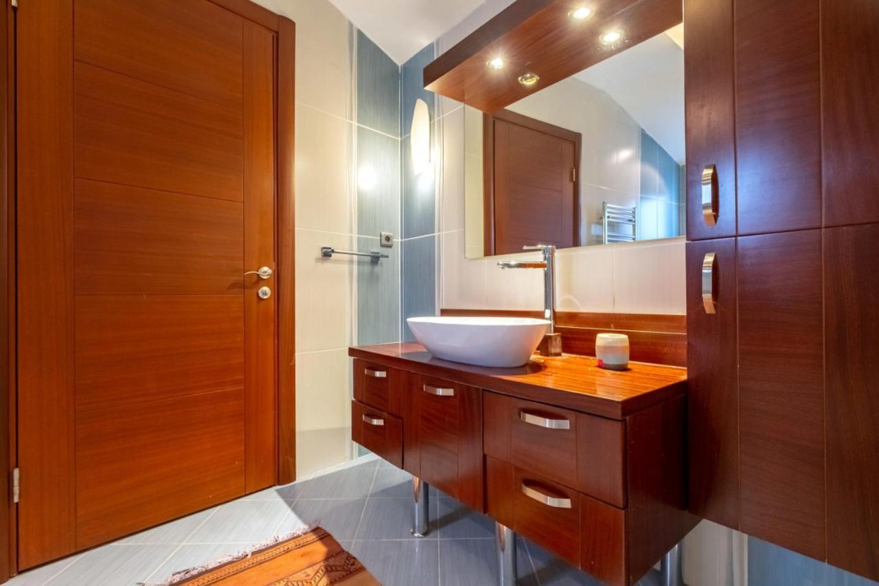 Flat With Terrace Near Istiklal Street Apartment Истанбул Екстериор снимка