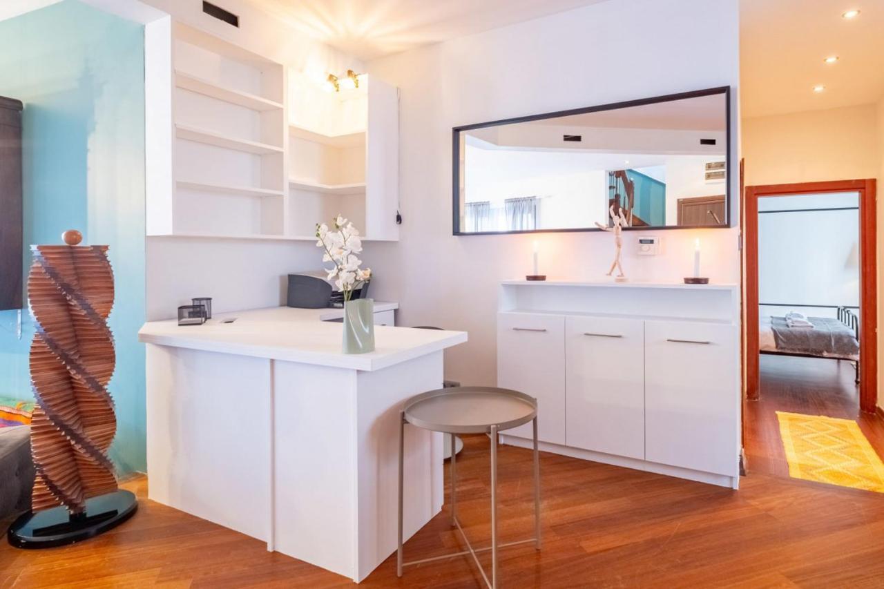 Flat With Terrace Near Istiklal Street Apartment Истанбул Екстериор снимка